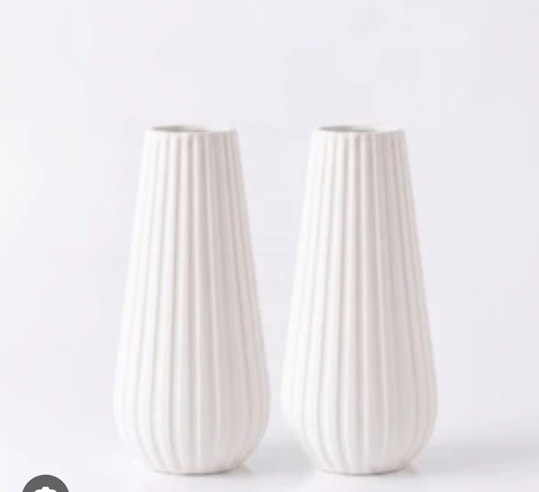 WHITE FLOWER POT